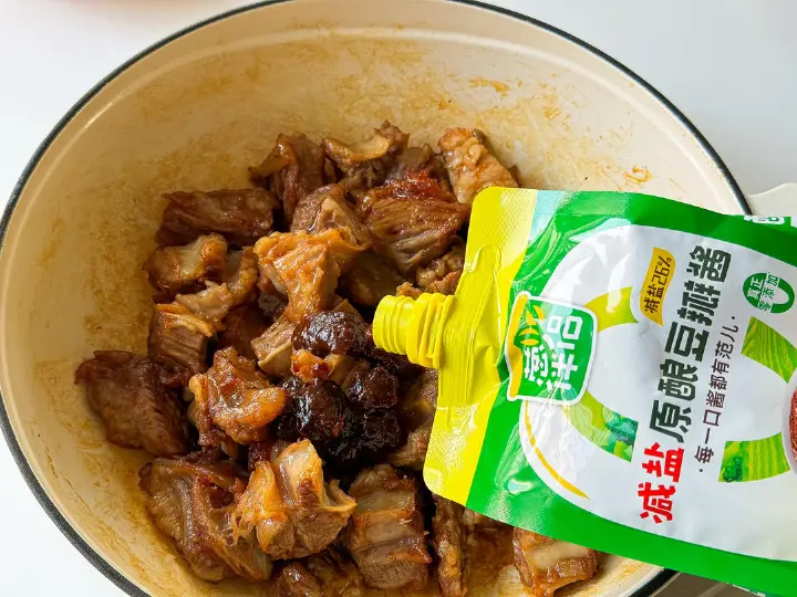 红烧牛肉炖土豆 第 6 步
