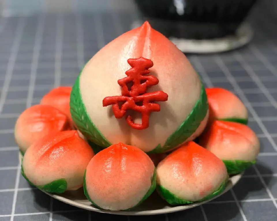 手工祝寿寿桃馒头成品图