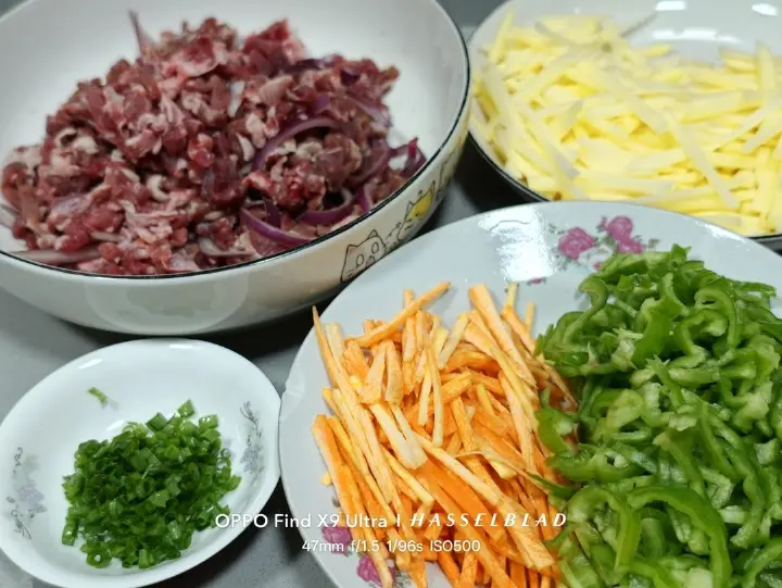 土豆牛肉芝士手抓饼卷 第 1 步