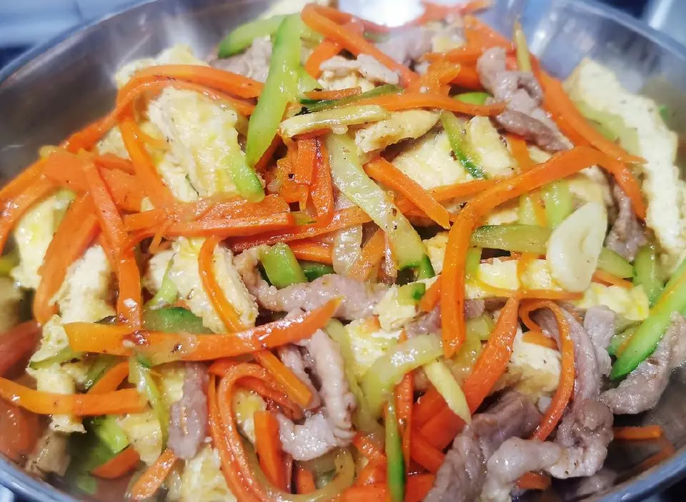 家常炒豆皮成品图
