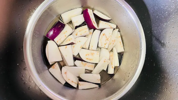 茄子炒辣椒 第 1 步