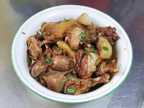 白萝卜焖鸭