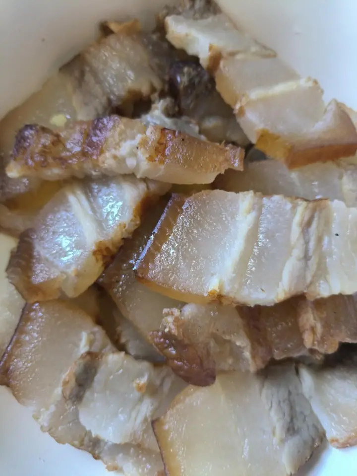 胡萝卜炒腊肉 第 2 步