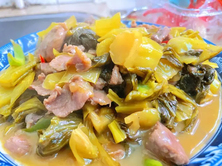 酸菜炒肉片 第 8 步