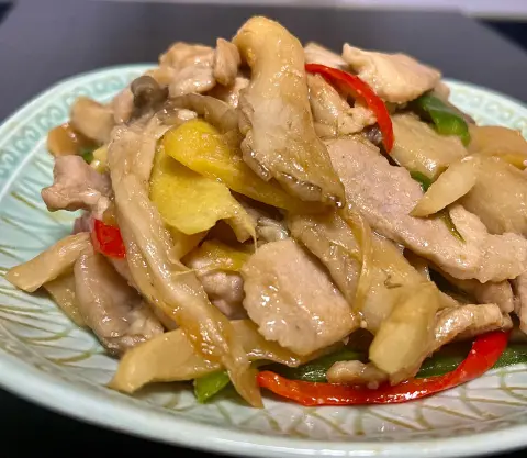 平菇炒肉片