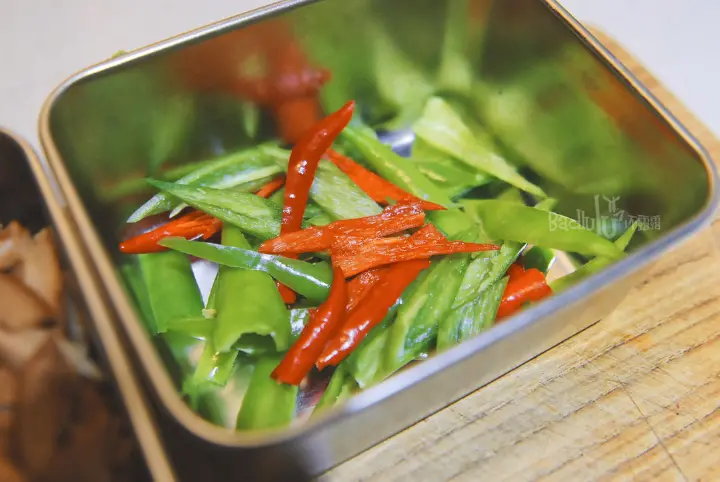 烟笋炒腊肉 第 2 步