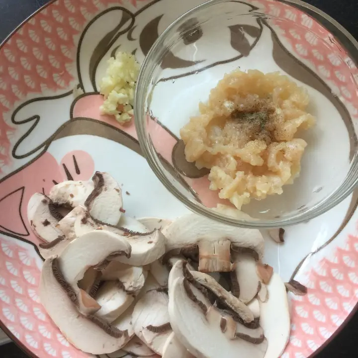 牛奶版奶油蘑菇汤 第 3 步