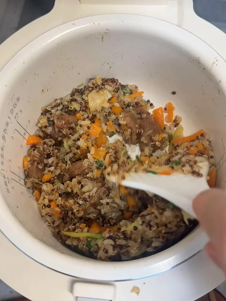 西葫芦牛肉焖藜麦饭 第 1 步