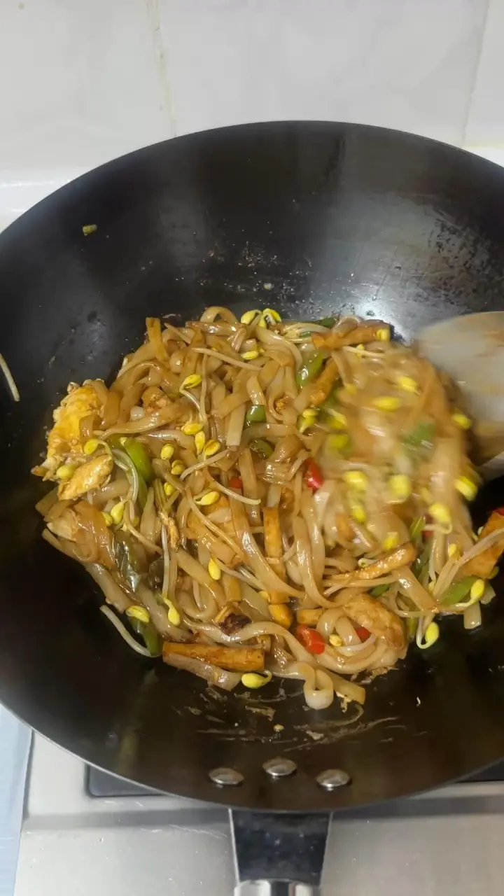 潮州鱼条炒河粉 第 10 步