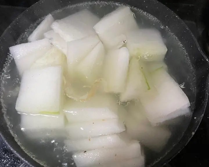 鲜味冬瓜蛋汤 第 4 步