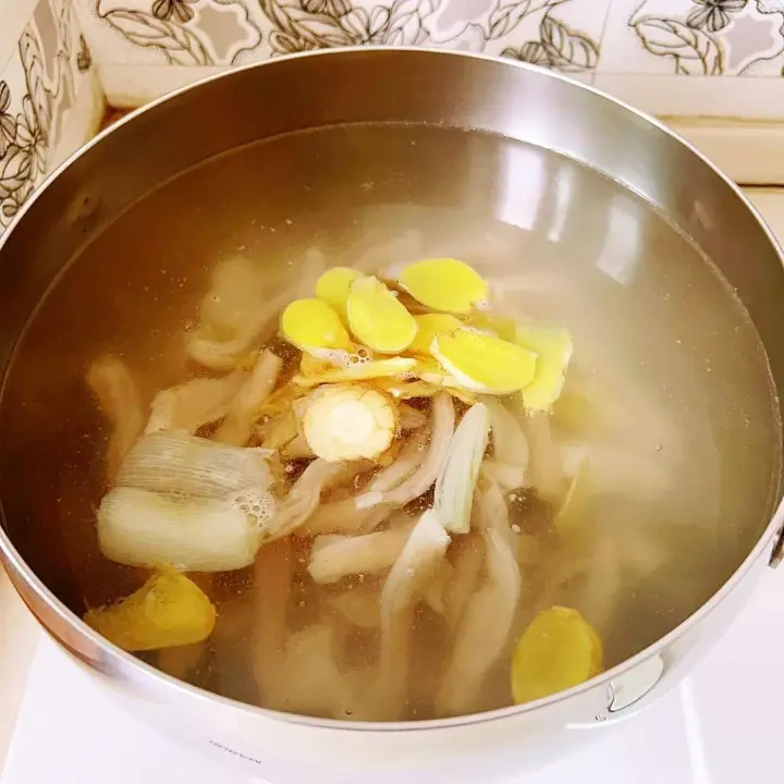 黄花菜烩猪肚 第 7 步