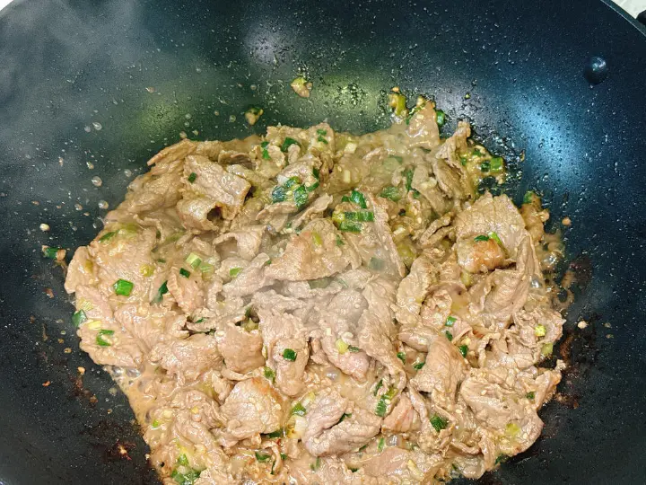 盐葱酱牛肉 第 5 步