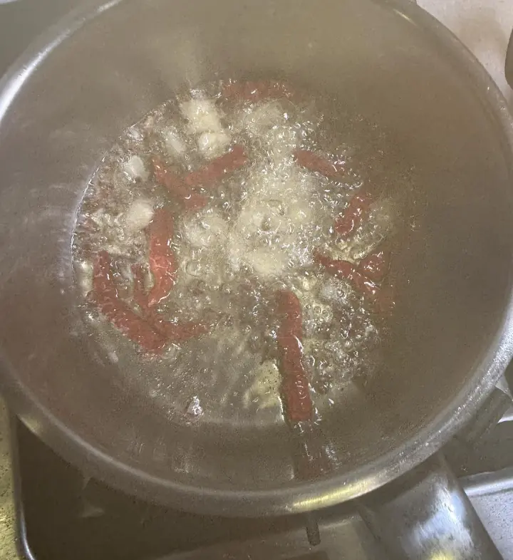 香辣芋儿肥肠鸡 第 12 步