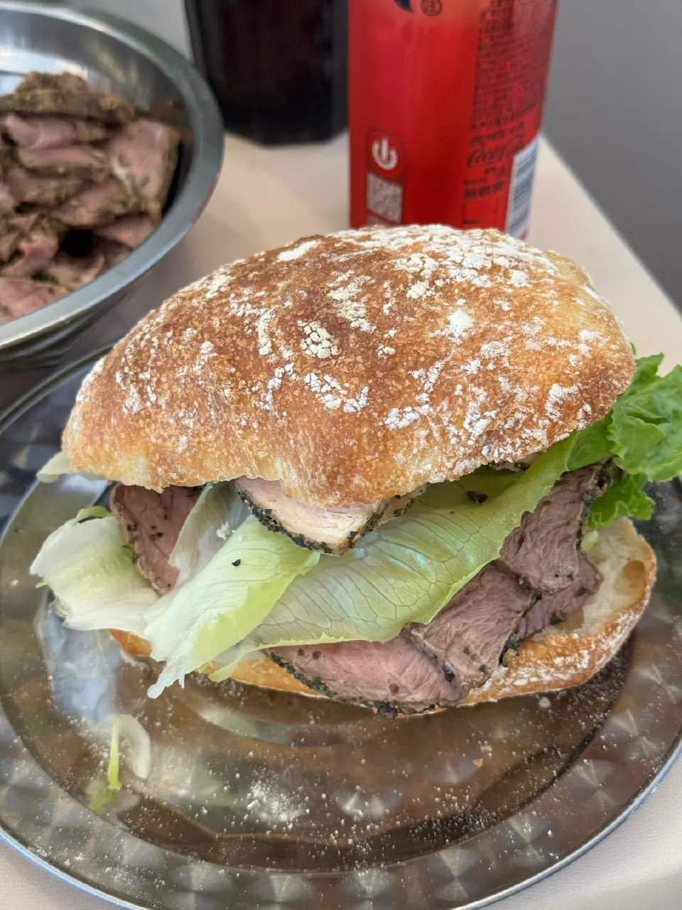 帕斯雀牛肉恰巴塔三明治成品图