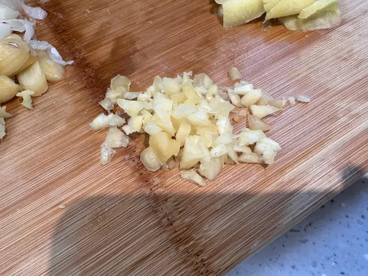 蒜蓉豆苗 第 2 步