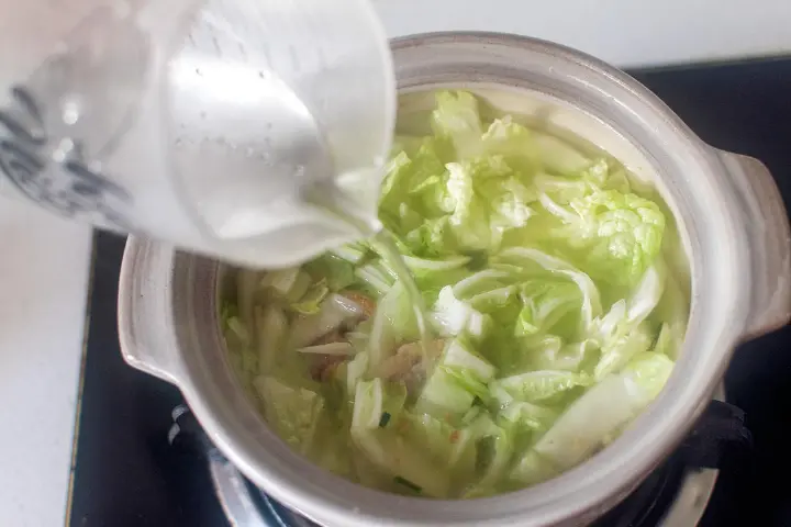 砂锅白菜粉丝百叶包 第 5 步