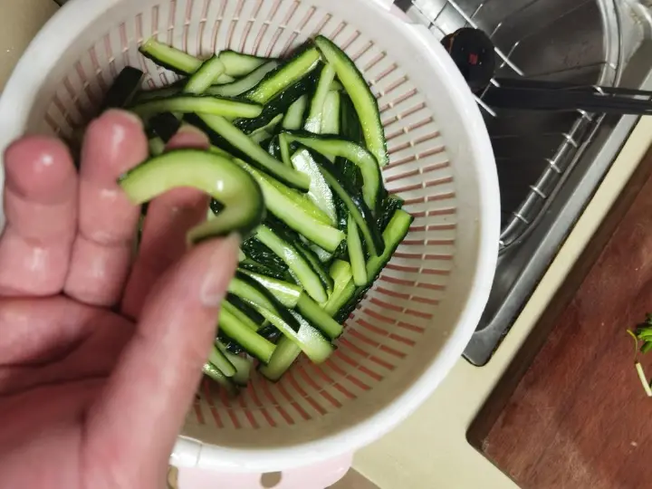凉拌黄瓜 第 5 步