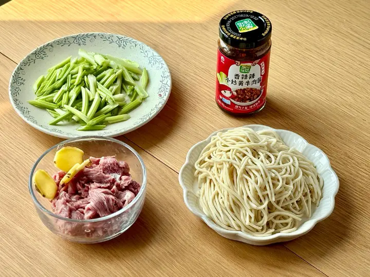 小炒黄牛肉拌面 第 1 步