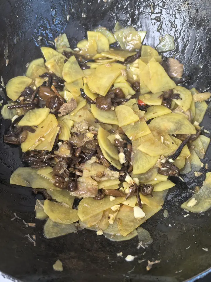 榛蘑炒土豆片 第 15 步