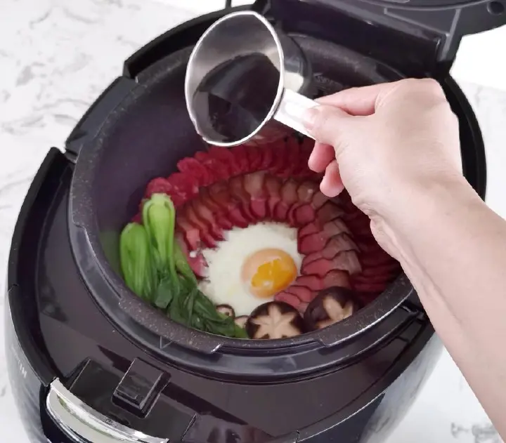 双拼腊味煲仔饭 第 13 步
