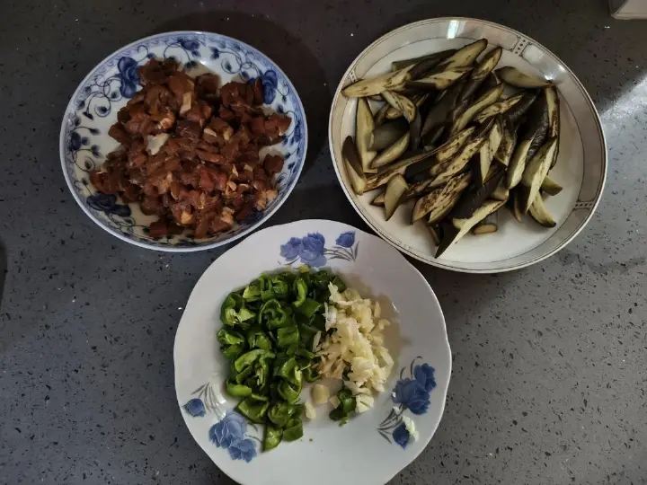 肉末茄子 第 1 步