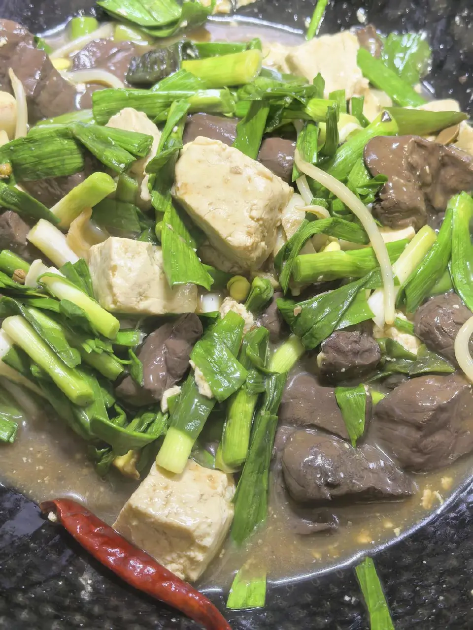 猪血烧豆腐成品图