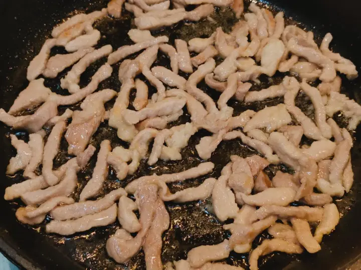 芹菜炒肉丝 第 8 步