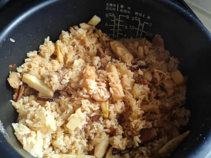 春笋腊肉电饭煲焖饭 第 15 步