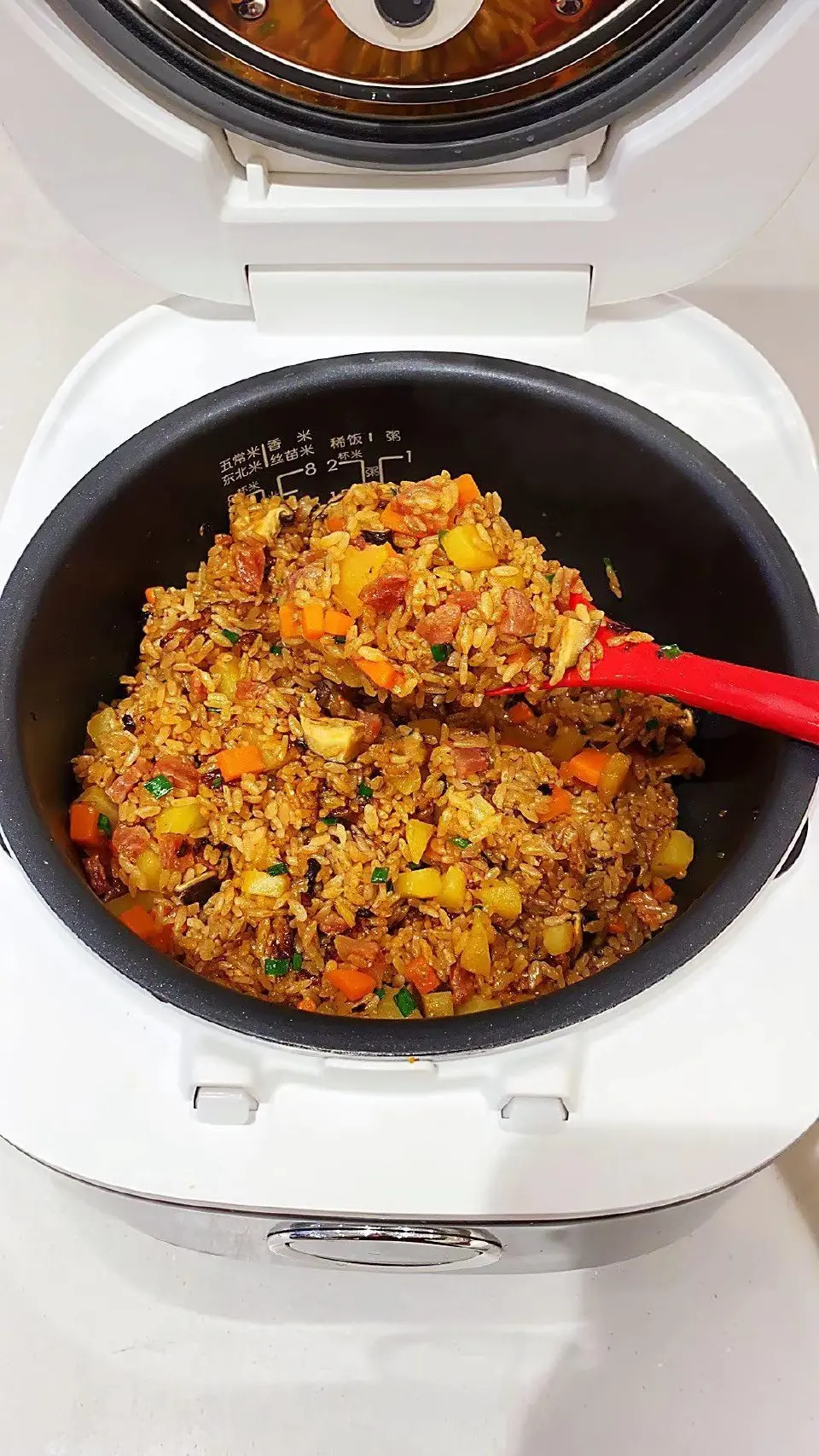 懒人香肠焖饭成品图