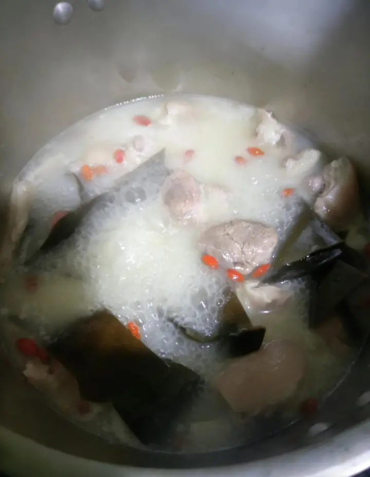 高压锅海带炖猪脚 第 3 步