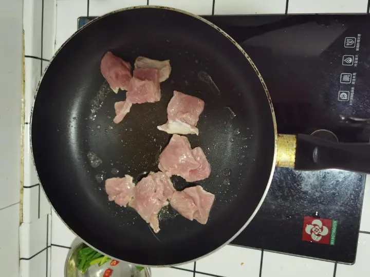 胡萝卜炒肉片 第 5 步