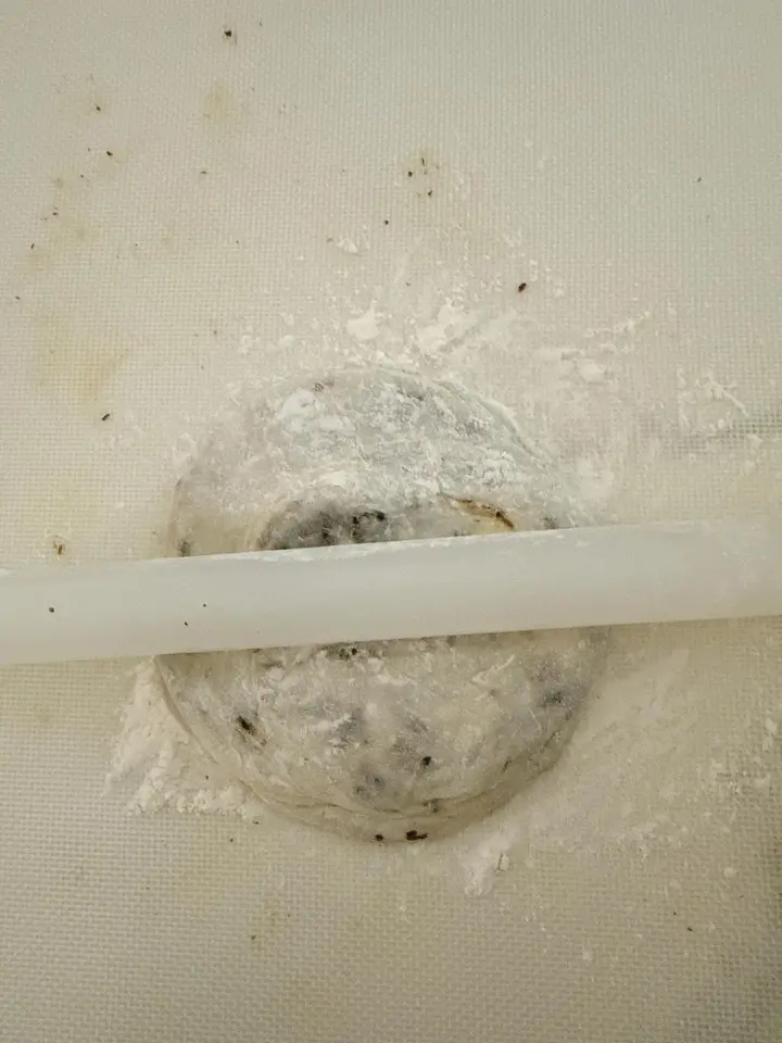 手抓饼版梅干菜饼 第 8 步