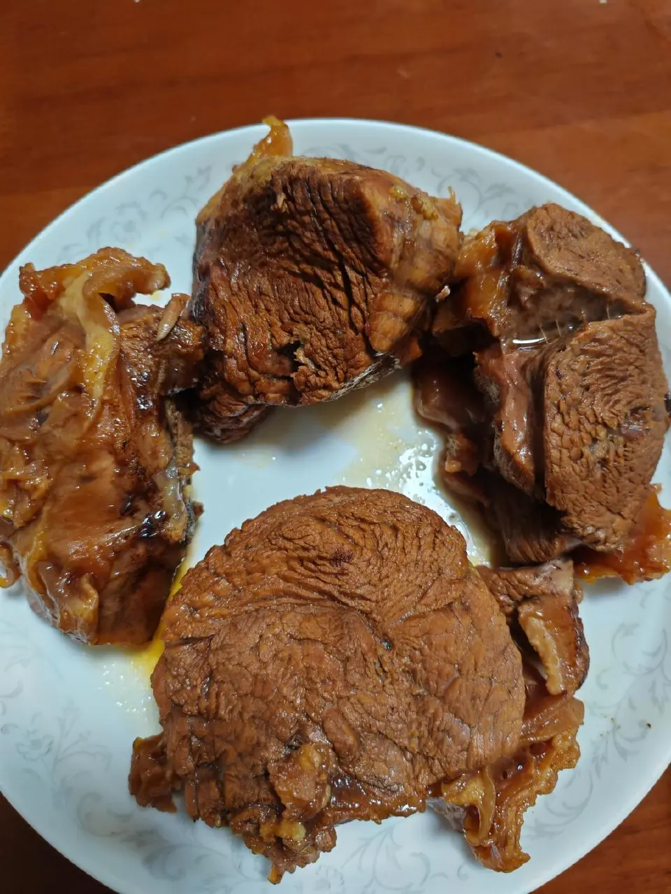 懒人版卤牛肉成品图