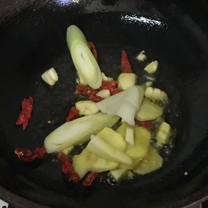 红烧鸡块 第 4 步