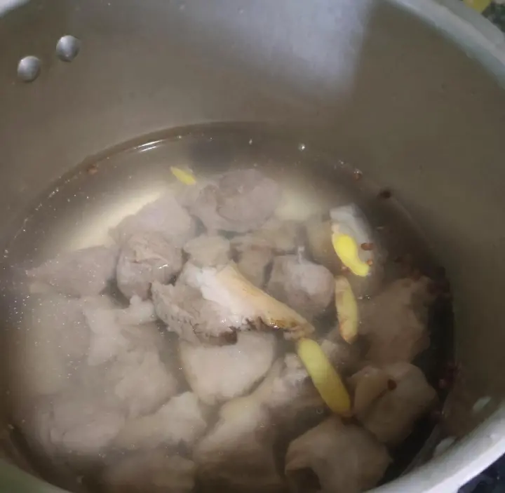 高压锅海带炖猪脚 第 2 步