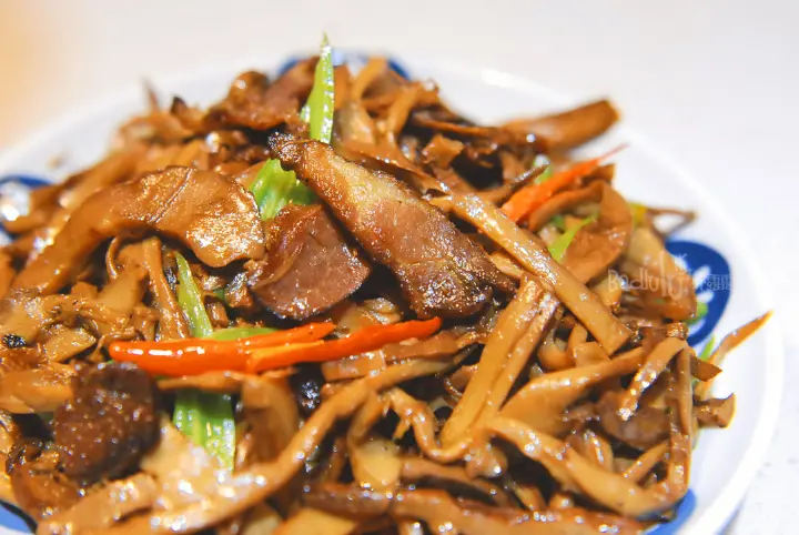 烟笋炒腊肉 第 7 步