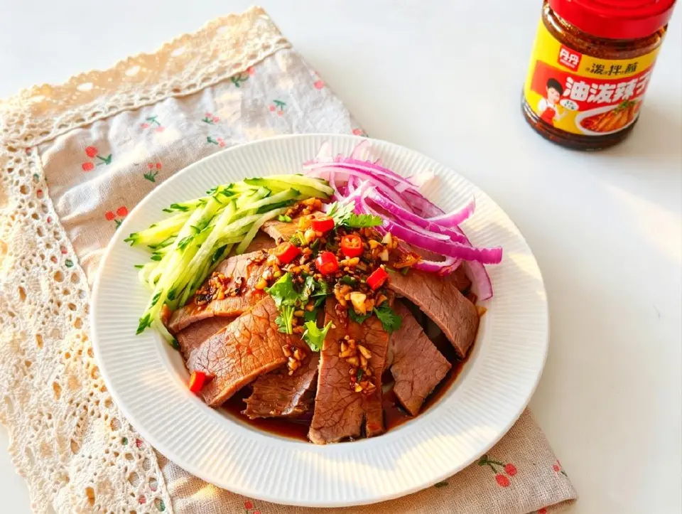 香辣凉拌瘦牛肉成品图