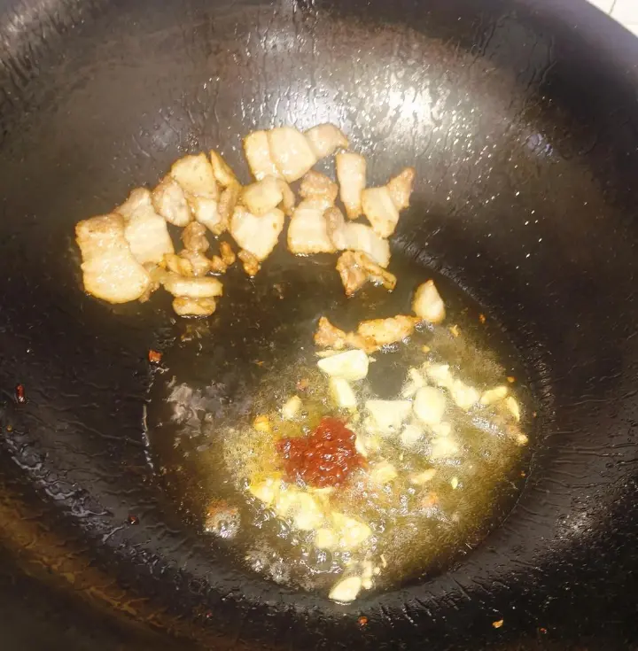 扁豆炒五花肉 第 5 步