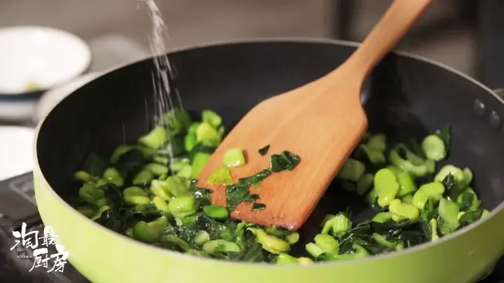 青菜豆瓣炒白米虾 第 11 步