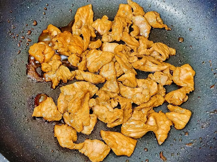 腐竹炒肉片 第 4 步