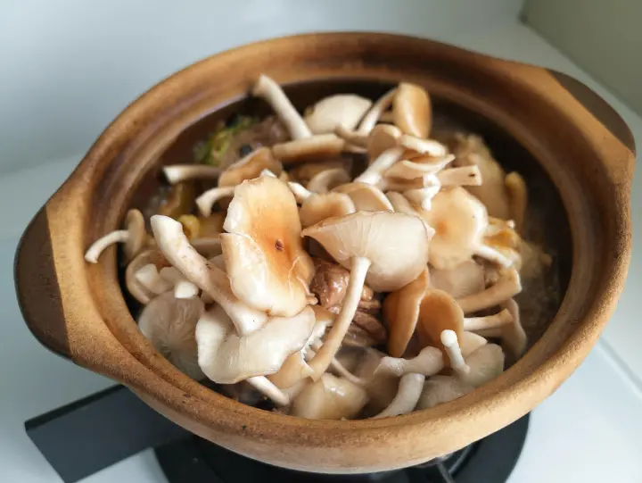 菌菇鸡煲 第 10 步