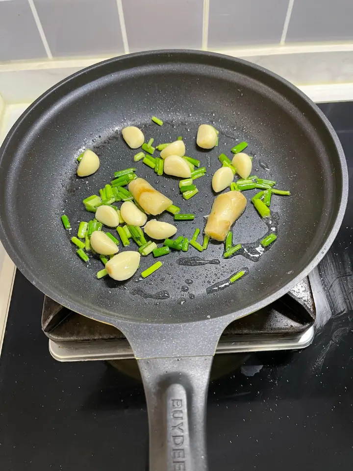 黄油焖鸡腿肉 第 3 步