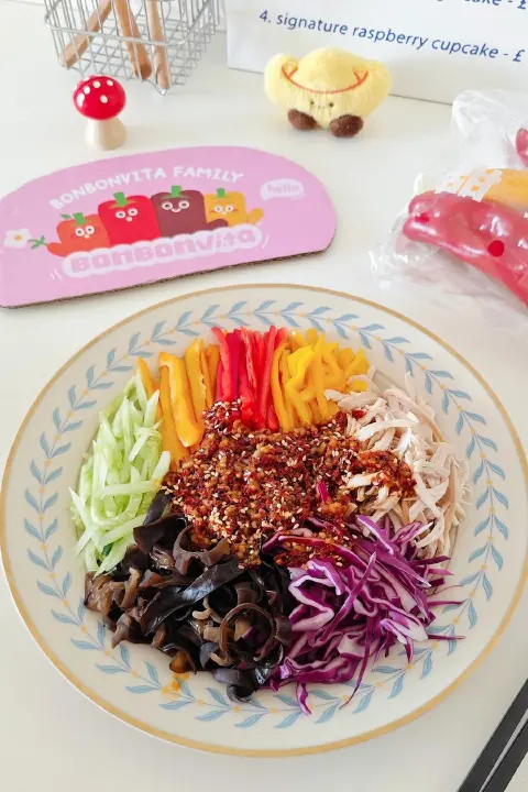 多彩鸡丝凉面