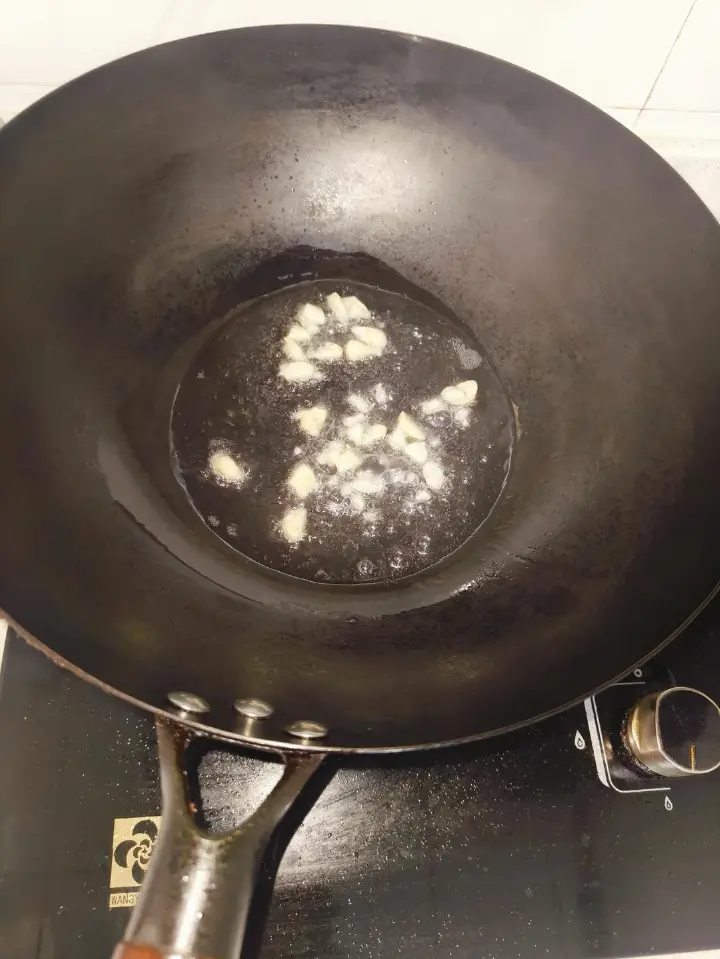 彩椒炒豆腐干 第 2 步