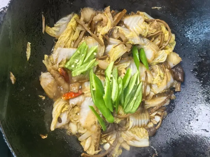 白菜炒茶树菇 第 12 步