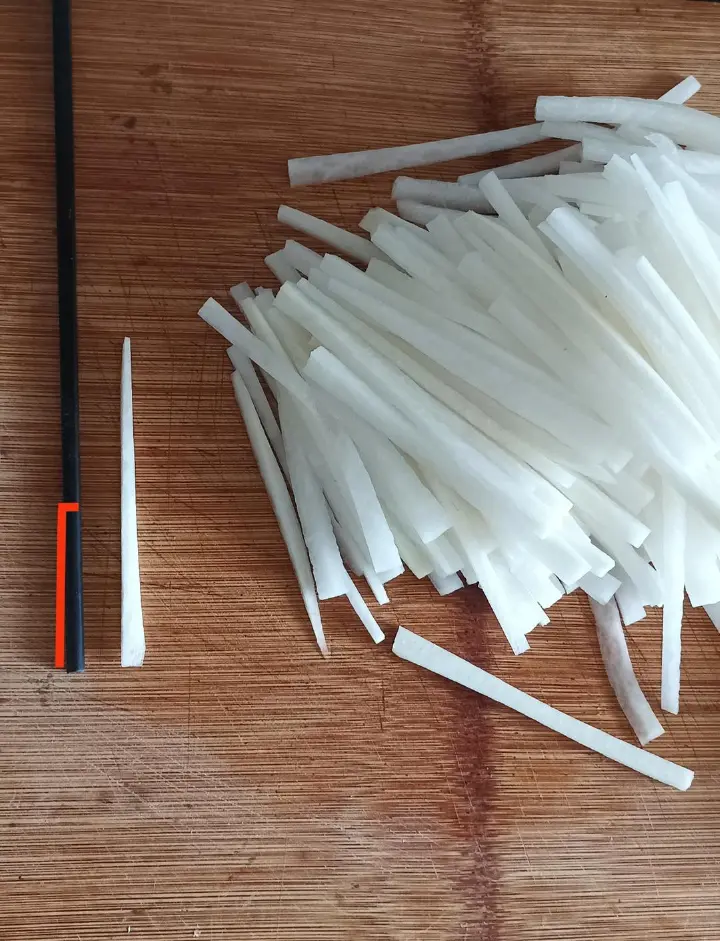 白萝卜丝煎蛋汤 第 1 步