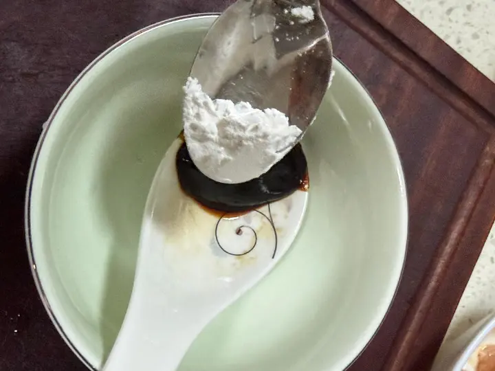 莴笋木耳炒肉片 第 12 步