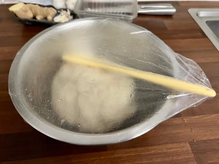 铸铁锅免揉欧包 第 3 步
