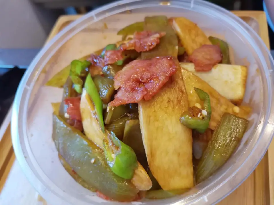 培根炒莴笋茭白成品图