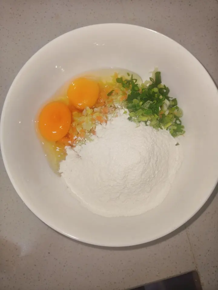 包心菜胡萝卜鸡蛋饼 第 8 步